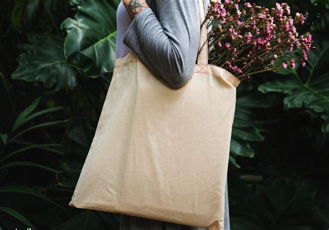 clean tote bag